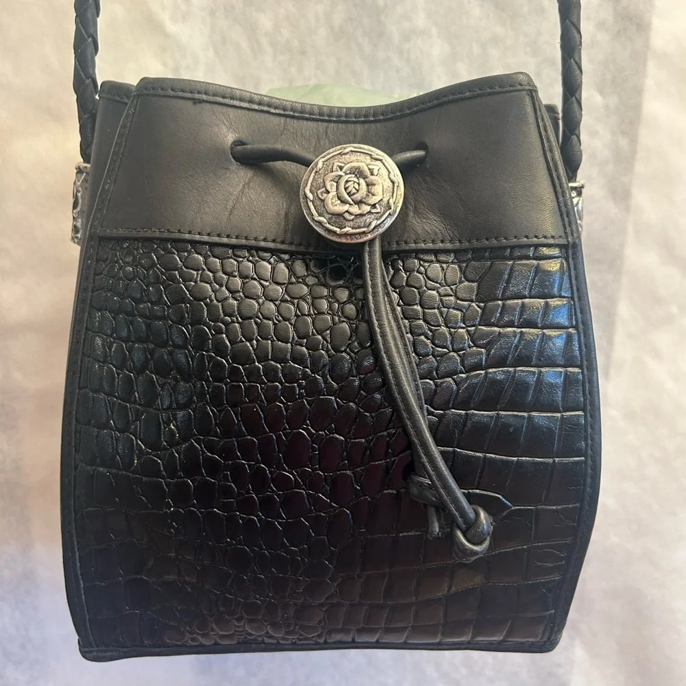 Valerie Stevens Vintage Black Leather Croc-Embossed Crossbody Bag.‎ U